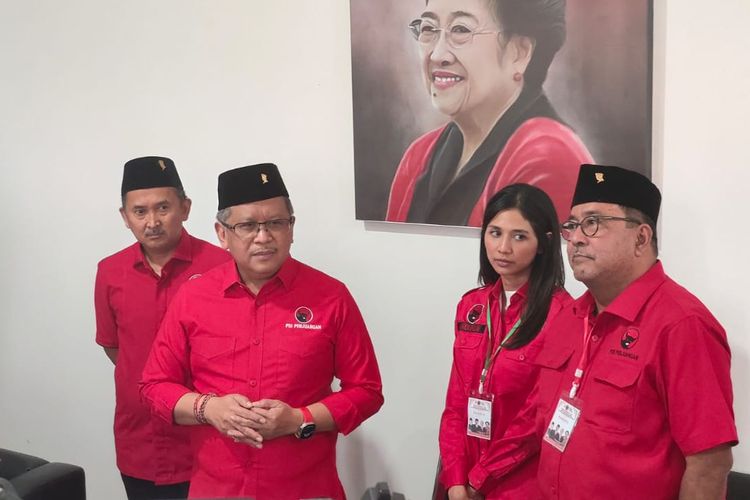 Sekjen PDI-P Ungkap Potensi Bakal Cawapres Ganjar di Luar Nama yang Beredar di Survei
