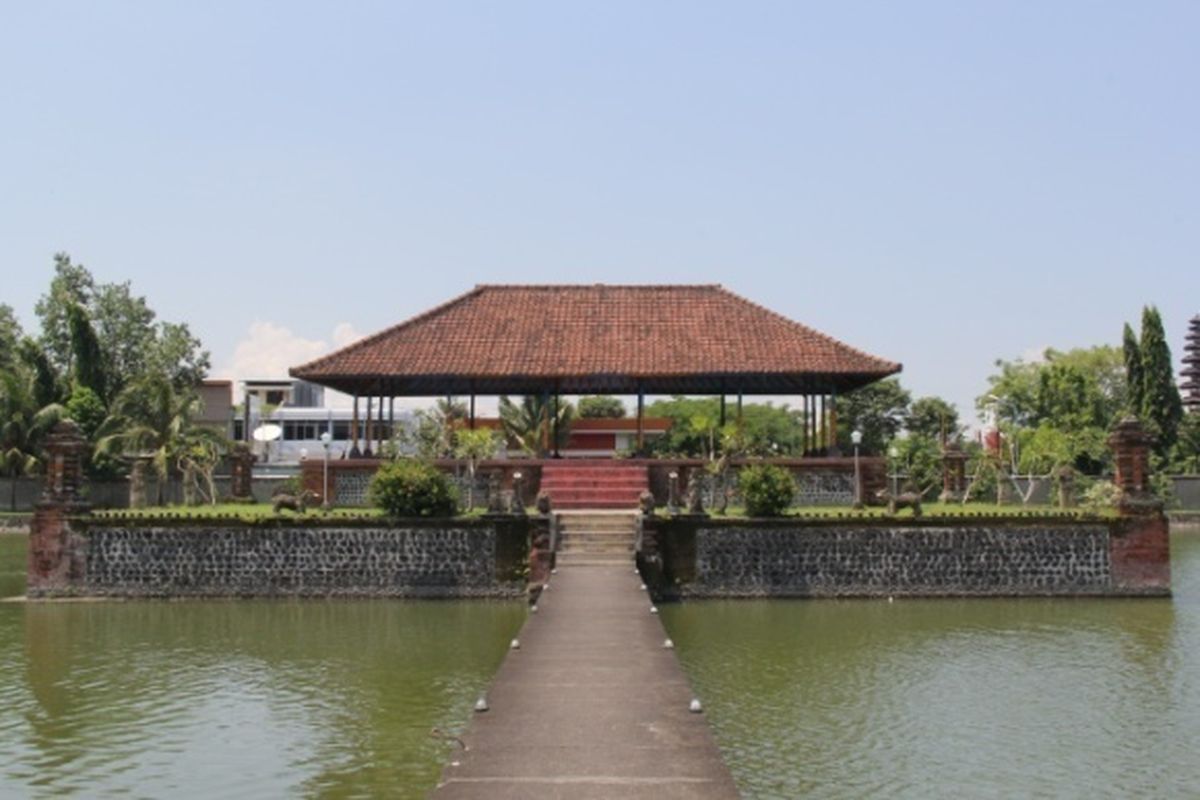Taman Mayura di Kota Mataram, NTB