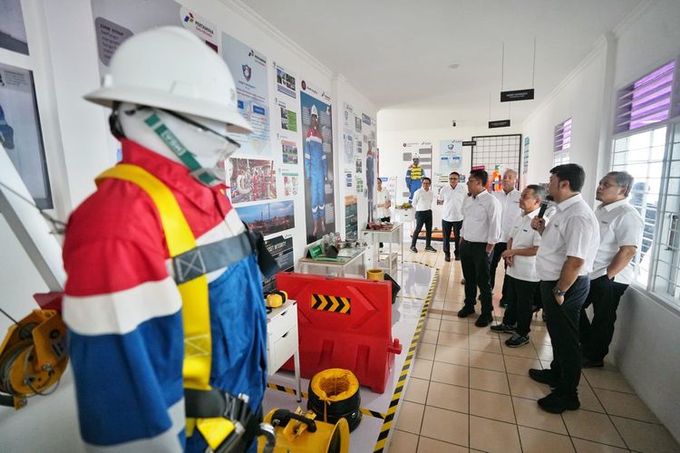 Suasana di dalam  Health Safety Security and Environment (HSSE) Demo Room PT Pertamina Gas Negara (PGN) Tbk di Kantor PGN Medan, Glugur, Sumatera Utara, Senin (18/3/2024).