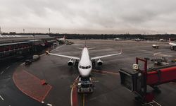 Garis Putih di Belakang Pesawat Bisa Picu Pemanasan Global, Ini Cara Menguranginya