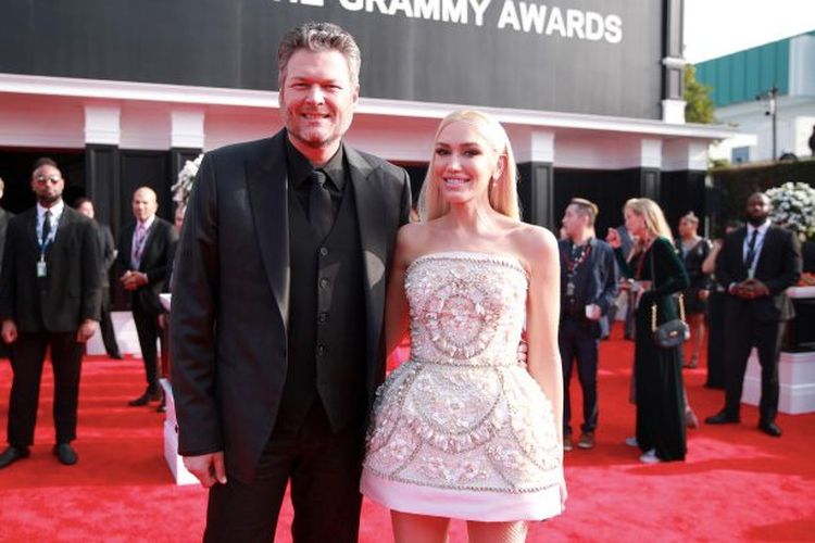 Gwen Stefani dan sang kekasih Blake Shelton di Karpet Merah Grammys 2020.