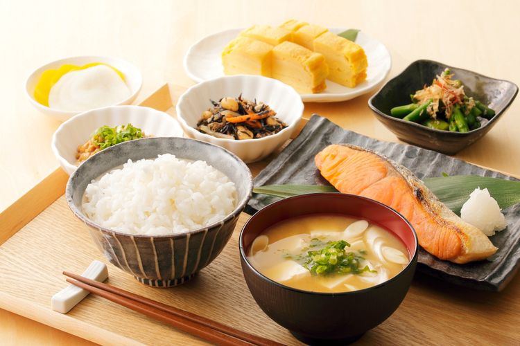 Ilustrasi salah satu set menu washoku khas Jepang yang belakangan mulai jamak dibudayakan lagi lewat program edukasi makan atau Shokuiku. 