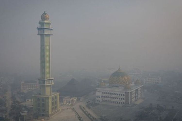 Gambar udara pusat kota Palangkaraya. Menurut AirVisual.com, polusi udara di kota itu 20 kali lipat di bawah ambang batas normal. 