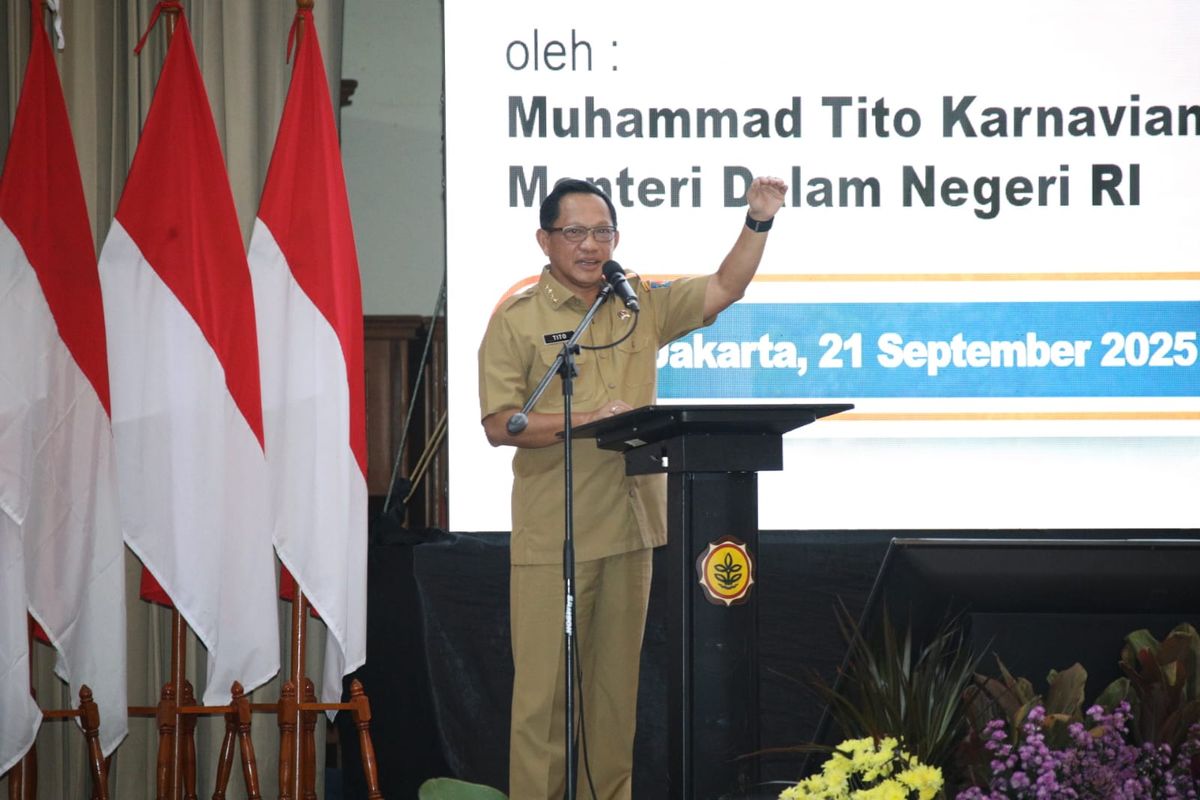 Menteri Dalam Negeri (Mendagri) Muhammad Tito Karnavian dalam Rapat Koordinasi (Rakor) Percepatan Pelaksanaan Program Hilirisasi Komoditas Prioritas Perkebunan di Auditorium Gedung F Kementerian Pertanian (Kementan), Jakarta Selatan, Senin (22/9/2025).
