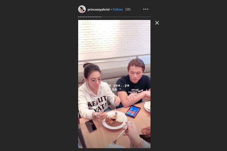 Bidik layar Instagram Story Syahrini saat ia mengungkap bahwa Reino Barack adalah sosok suami yang manja.