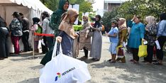 Pertamina Warnai Hari Pramuka 2025 lewat Seribu Seragam Sekolah