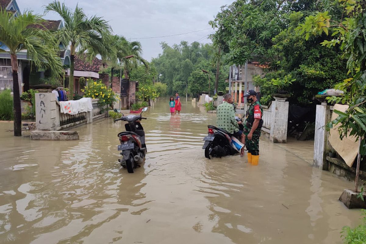 Banjir Di Gresik Hingga Tebing Tinggi, BMKG Peringatkan Wilayah Waspada ...