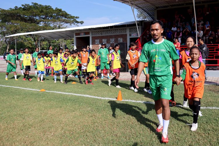 Perwakilan perserta AFC Grassroots Football yang digelar di Lapangan Akademi Deltras Siwalanpanji Sidoarjo, Jawa Timur, Minggu (21/5/2023) pagi.