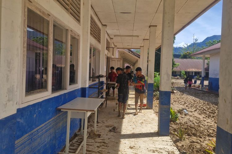 Lima Hari Pasca-Banjir, SMPN 41 Padang Masih Lumpuh: Rencana Pembelajaran Daring Batal