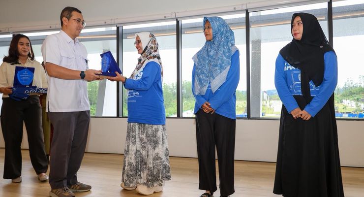 Ikut Pelatihan 10 Minggu, Ibu-Ibu di IKN Kini Melek Literasi Digital