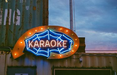 Ilustrasi karaoke.