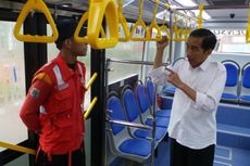 Jokowi Jadi Penumpang Pertama Transjakarta Baru