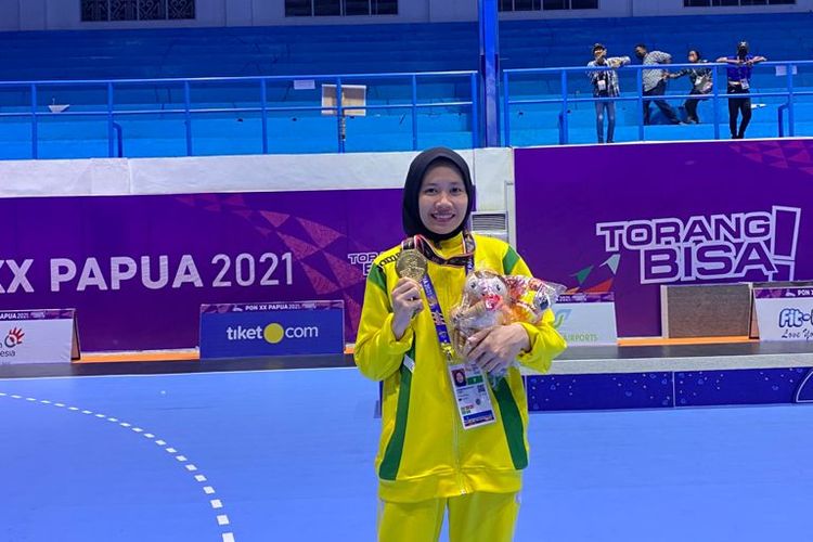 Rumondor Damita Sherly (23), salah satu Srikandi di Lembaga Pemasyarakatan Kelas II B Nunukan Kalimantan Utara menorehkan namanya di ajang PON Papua XX untuk Cabang Olahraga (Cabor) Bola Tangan.