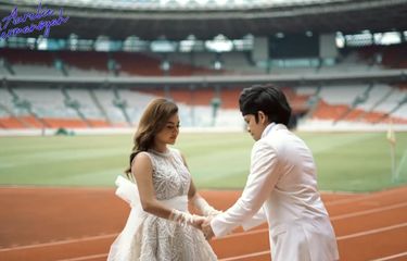 Aurel Hermansyah dan Atta Halilintar menjalani foto prewedding di GBK Senayan, Jakarta. 