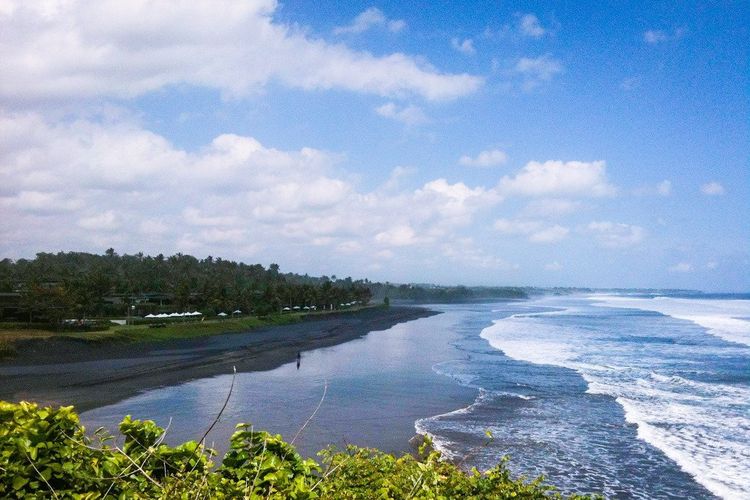 Pantai Kelating, salah satu tempat wisata Tabanan.