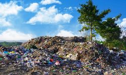 Seberapa Besar Kontribusi Sampah Gelas Plastik Industri AMDK terhadap Lingkungan?