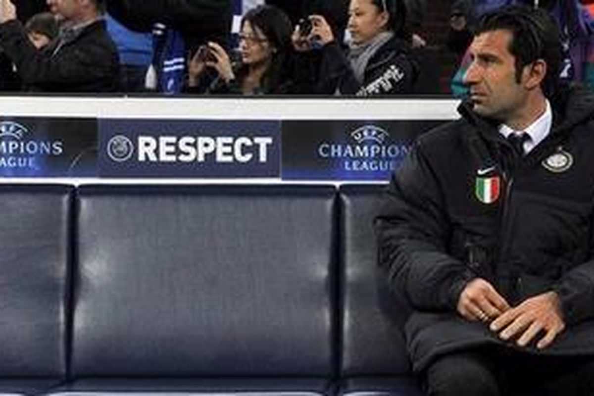Mantan pemain Barcelona dan Real Madrid, Luis Figo yang kini menjadi duta bagi Inter Milan.