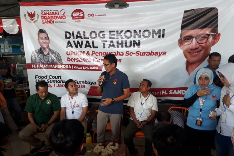 Sandiaga Uno di Foodcourt Jalan Urip Simoharjo Surabaya, Selasa (1/1/2019)