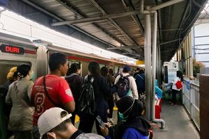 'Sekuat-kuatnya Gen Z, Bakal Capek Juga Kalau Transit di Stasiun Duri'