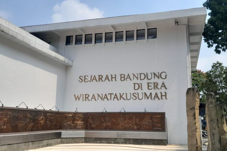 Ilustrasi dinding Sejarah Bandung di Era Wiranatakusumah
