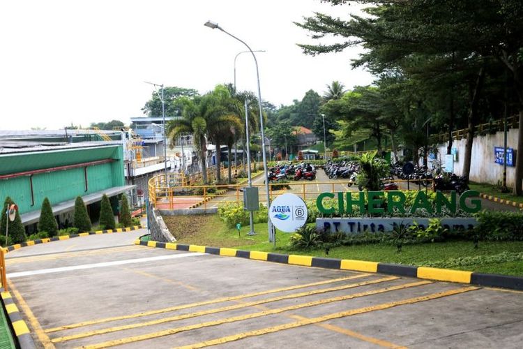 Kawasan pabrik Danone-AQUA Ciherang, Kabupaten Bogor, Jawa Barat 

