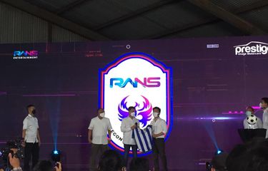 Raffi Ahmad resmi mengakuisisi klub Liga 2, Cilegon United FC, pada Rabu (31/3/2021) malam WIB.