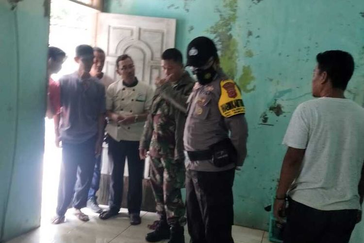 Seorang perempuan berinisial T (20) menjadi korban penusukan oleh orang tak dikenal di Desa Cimandala, Kecamatan Sukaraja, Kabupaten Bogor, Jawa Barat, Kamis (20/10/2022)