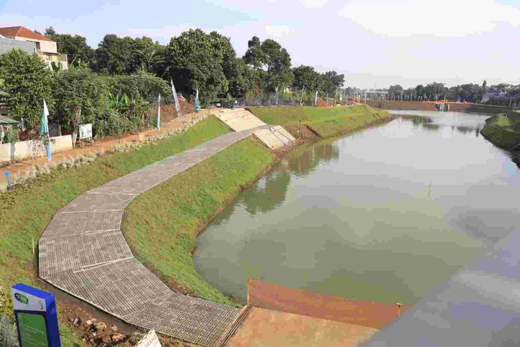 Pemprov DKI Jakarta membangun tiga Ruang Limpah Sungai (RLS) untuk mengendendalikan banjir.