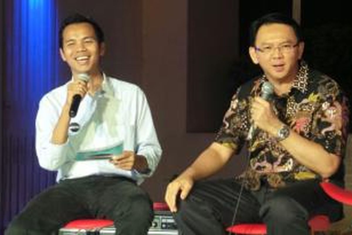 Wakil Gubernur Jakarta Basuku Tjahaja Purnama (kanan) menjadi pembicara dalam dialog Kompasianival di Grand Indonesia, Jakarta Pusat, Sabtu (23/11/2013).