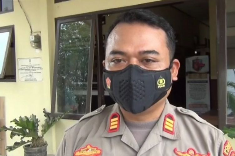 Kapolsek Mandonga AKP I Ketut Arya Wijanarka saat memberi keterangan ke para awak media