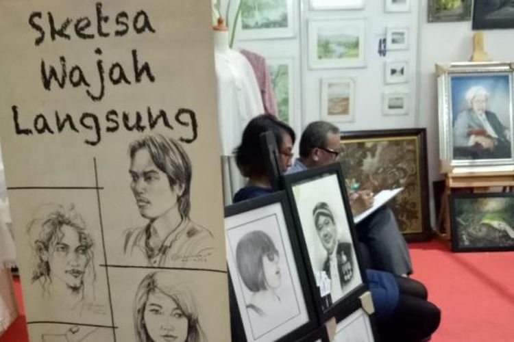 Stan sketsa wajah di Bekasi Expo 2017, Sabtu (11/3/2017). Bekasi Expo berlangsung 11-19 Maret 2017.  