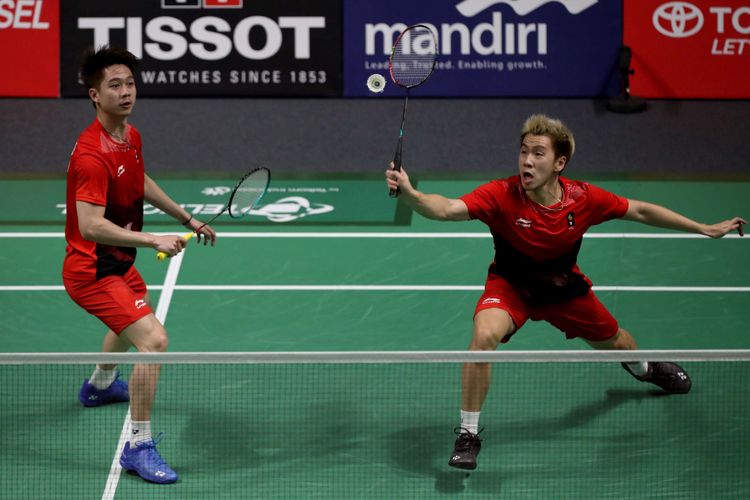 Ganda putra Indonesia, Marcus Fernaldi Gideon - Kevin Sanjaya Sukamuljo bertanding melawan ganda putra Indonesia, Fajar Alfian - Muhammad Rian Ardianto pada pertandingan final Asian Games 2018 di Istora Senayan, Jakarta, Selasa (28/8/2018). Mereka berhasil menyabet medali emas.