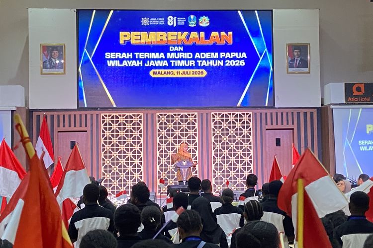 Terima Murid Asal Papua, Khofifah: Saya Mamak Kalian di Jatim