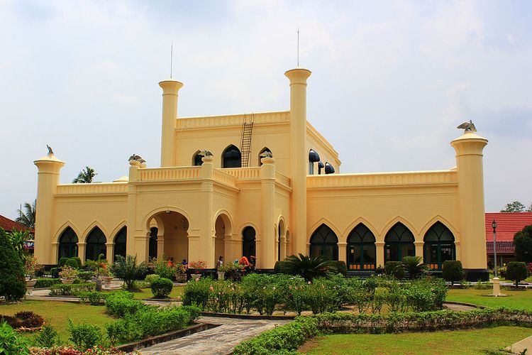 Istana Kesultanan Siak Sri Indrapura.