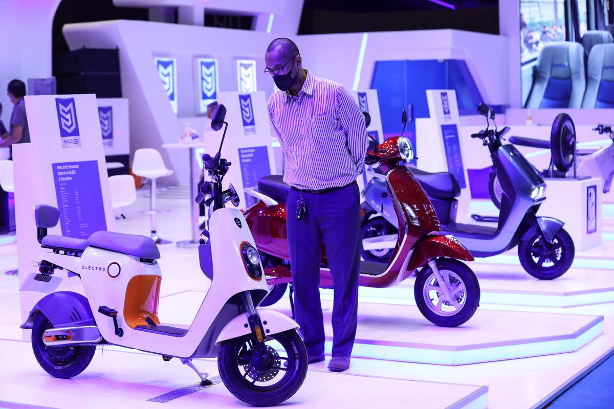 Sepeda listrik EScooter EL07C, motor listrik Electro EL02 dan EL03 produksi Mobil Anak Bangsa (MAB) dipamerkan di ajang Periklindo Electric Vehicle Show (PEVS) 2022 di JIExpo Kemayoran, Rabu (27/7/2022).
