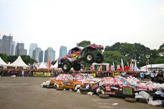 Gajah Monster Kembali Beraksi di Otobursa Tumplek Blek 2018