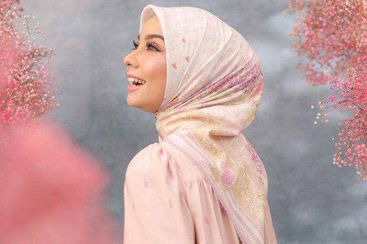 Hijab lokal merek Wearing Klamby