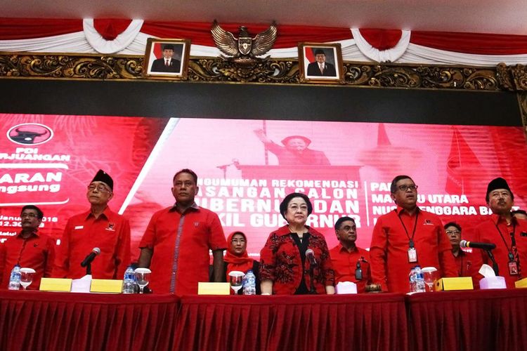 Ketua umum Partai PDI-P Megawati Soekarnoputri mengumumkan calon gubernur dan wakil gubernur untuk pilgub mendatang di Kantor DPP PDI-P, Jalan Diponegoro, Jakarta Pusat, Kamis (4/1/2018). Terdapat cagub dan cawagub untuk lima provinsi yang disiapkan, antara lain provinsi Sumatera Utara, Papua, Lampung, Nusa Tenggara Barat, dan Maluku Utara.