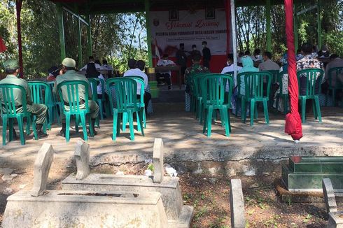 Foto Viral Tes Perangkat Desa Digelar di Pemakaman, Begini Penjelasan Kades