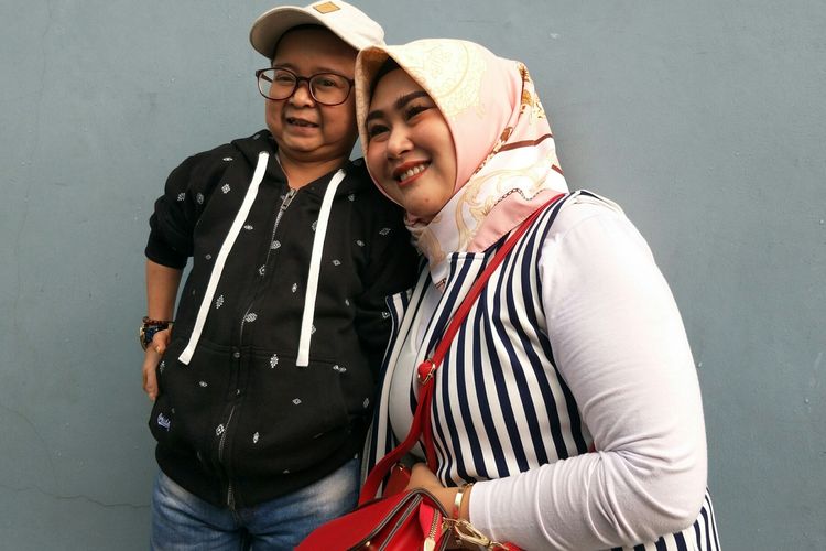 Daus Mini dan istri, Selviana Hana Wijaya saat ditemui di Gedung Trans TV, Jakarta Selatan, Selasa (7/1/2020)