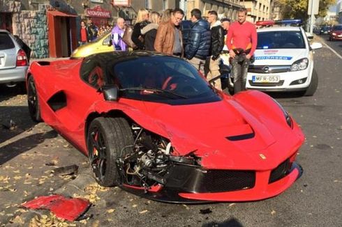 Jangankan Mobil Anda, Ferrari Rp 17 Miliar Pun Bisa Gampang Kecelakaan!