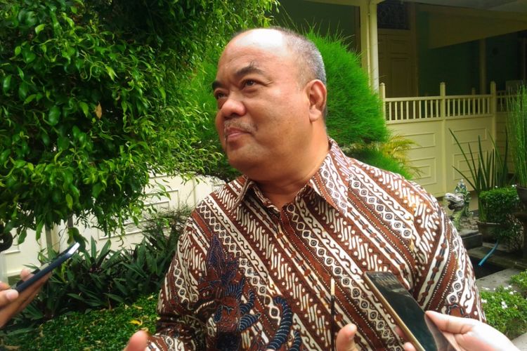 Wakil Gubernur DIY, Kanjeng Gusti Pangeran Adipati Aryo (KGPAA) Paku Alam X, kepada wartawan di komplek Kepatihan, Jalan Malioboro, Kota Yogyakarta, Rabu (27/9/2017).