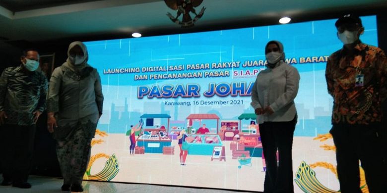 Peluncuran Digitalisasi Pasar Rakyat Juara Jawa Barat Inovatif, dan Aman Pakai (Siap) QRIS Pasar Johar Kamis (16/12/2021).