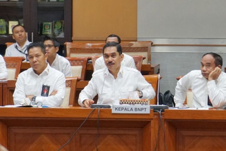 Kepala Badan Nasional Penanggulangan Terorisme (BNPT) Komjen Pol Suhardi Alius dalam Rapat Dengar Pendapat dengan Komisi III DPR, di Kompleks Parlemen, Senayan, Jakarta, Rabu (30/5/2018). 