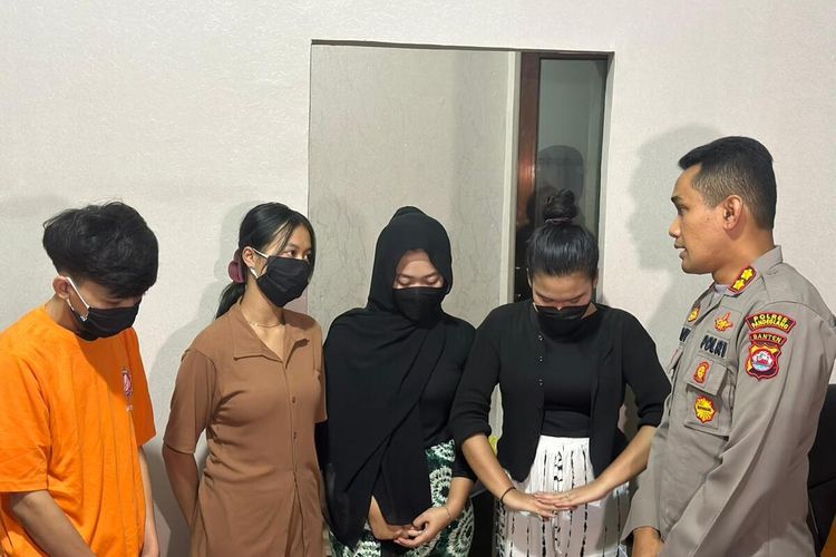 Empat remaja di Kabupaten Pandeglang ditangkap karena mempromosikan judi online, Jumat (1/9/2023).