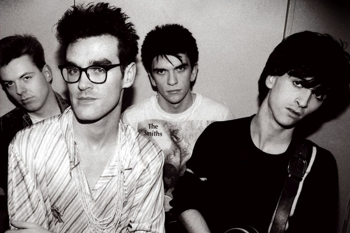 Grup band rock asal Inggris, The Smiths.