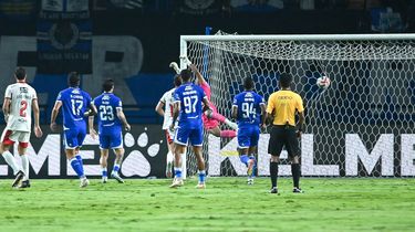 Persib Vs Bali United 3-2, Johnny Jansen Bangga Curi 2 Gol di GBLA