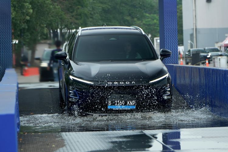 Chery mengumumkan kemitraan strategis dengan Voltron, salah satu operator Stasiun Pengisian Kendaraan Listrik Umum (SPKLU) terbesar di Indonesia.