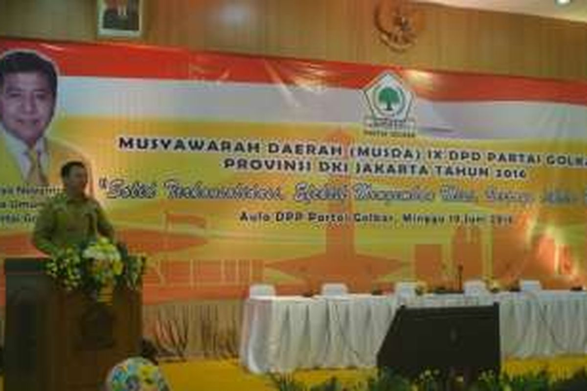 Gubernur DKI Jakarta Basuki Tjahaja Purnama memberi sambutan dalam Musyawarah Daerah Partai Golkar, di Kantor DPP Partai Golkar, Jalan Anggrek Nelly Murni Raya, Minggu (19/6/2016). 