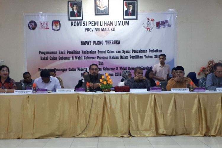 Rapat pleno terbuka pengumuman calon peserta Pemilihan Kepala Daerah (Pilkada) Maluku tahun 2018 di Kantor KPU Maluku, Senin (12/2/2018).